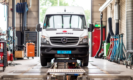 Hoe Munckhof Techniek nieuwe voertuigen rijklaar maakt